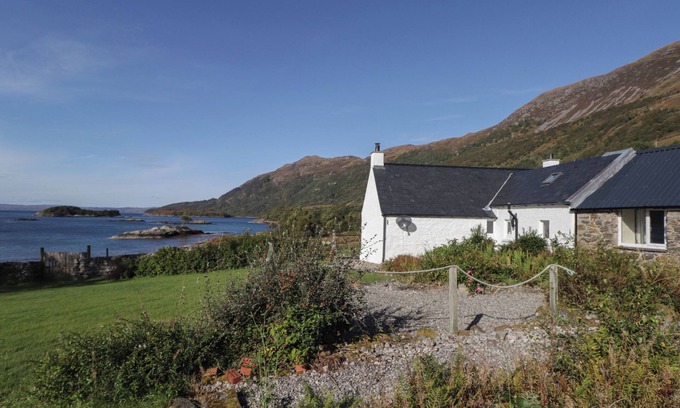 Shiel Bridge Cottage | RARSAIDH, pet friendly, character holiday cottage in Arnisdale