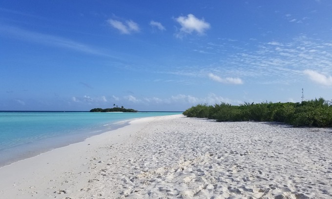 Rasdhoo House | Relaxing Oceanfront Retreat at Rasdhoo Lilac Stay