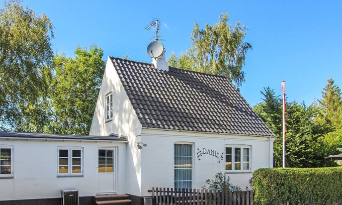 Allinge House | Relaxing Oceanfront Escape at Rask, 3km from the Sea