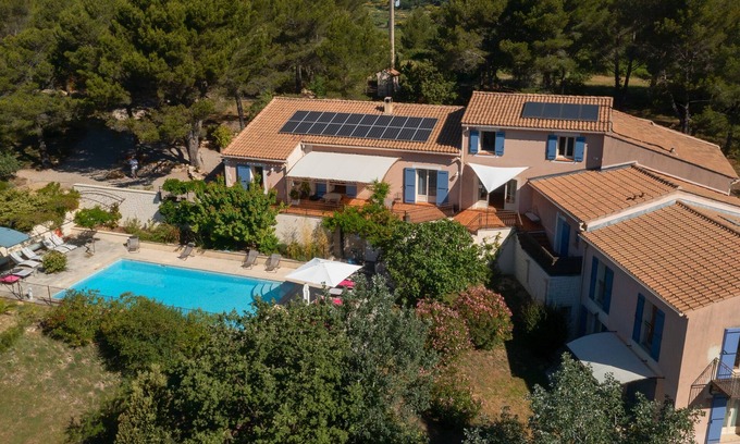 Le Barroux Apartment | Rasteau: Romantic Gite with Pool & Top Guest Rating 9.8