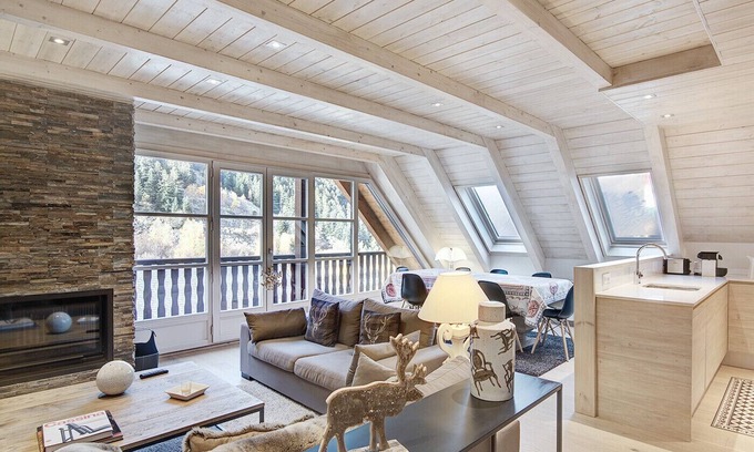 Baqueira Apartment | Discover Ratera by Totiaran: Relaxing Spa and Family Friendly