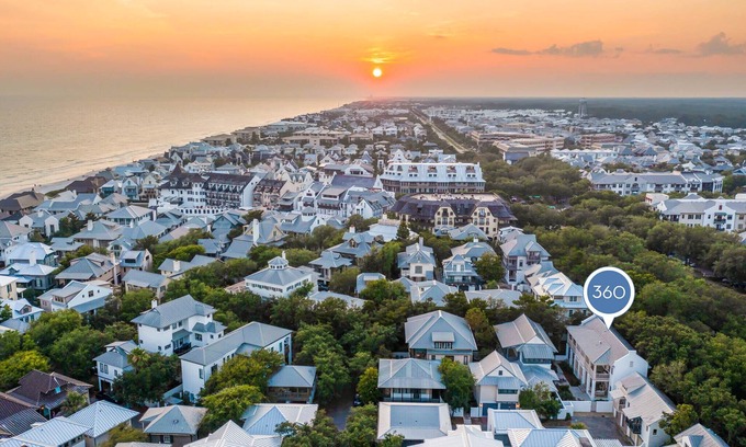 Rosemary Beach House | Unforgettable Stay in Rosemary: Carriage House with Bikes