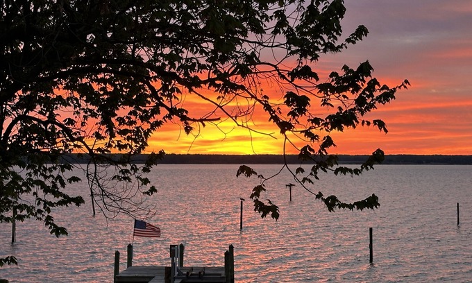 Tappahannock House | Experience the River Retreat: Renovated Kitchen & Pool!