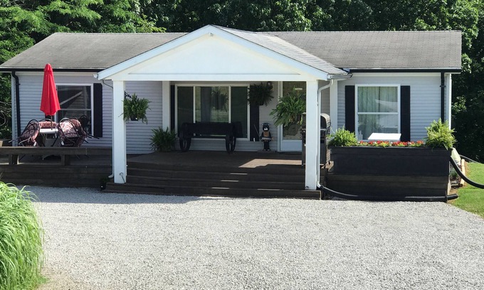 Moravia Cabin | Experience Rathbun Lake: Cozy Deer Run Rental Cabin Awaits