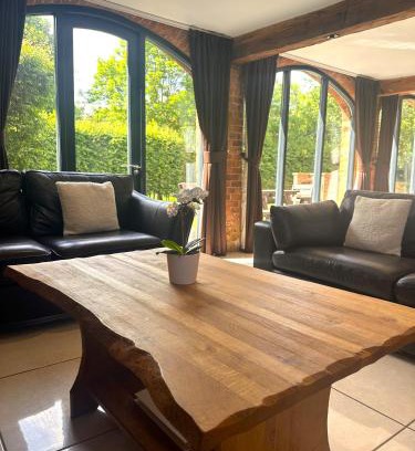 Towcester House | Pet-Friendly Retreat at Tove Valley Cottages Awaits You