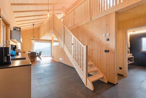 Lazfons House | Top-Rated Ratscheinerhof App Waldruhe with Hot Tub & More
