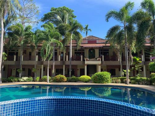 Chaweng City Center House | Cozy Rattana Guesthouse & Bungalow with Ocean Views