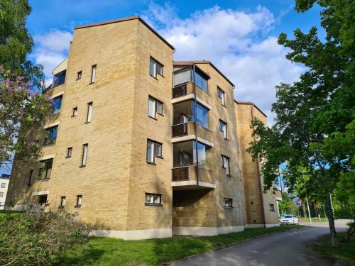 Varkaus Apartment | Tranquil Apartment with Prime Location and Family-Friendly Perks
