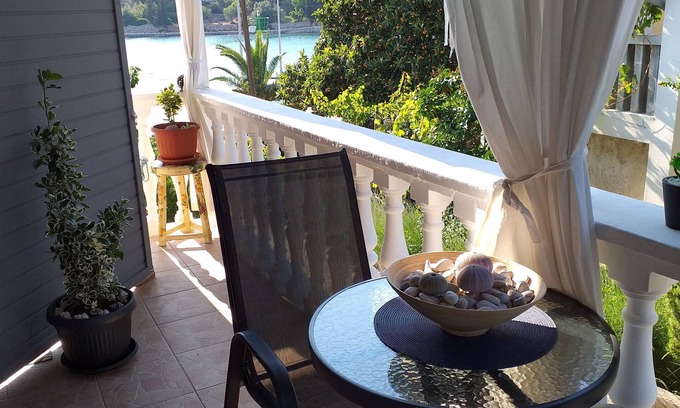 Rava House | Ravart Double Room with Sea View Balcony and Kitchen