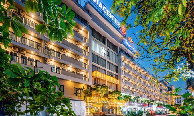 Bac Giang Hotel | Ravatel Home Bac Giang: Exceptional Stay with Pool & Hot Tub
