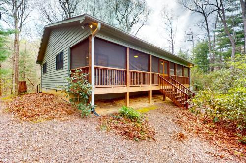 Winfield Cove House | Raven's Respite: Family-Friendly Retreat with Top Reviews