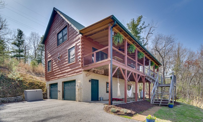 Winfield Cove Cabin | Explore Raven's Roost - Mountain Cabin with Pool & Kitchen