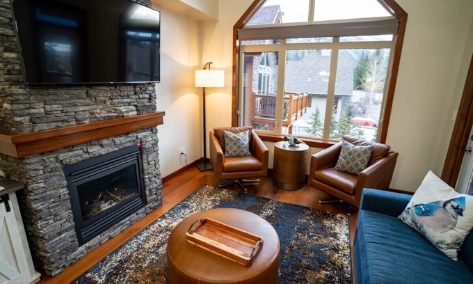 Canmore Condo | Exceptional Raven Suite at Stoneridge with Spa & Breakfast