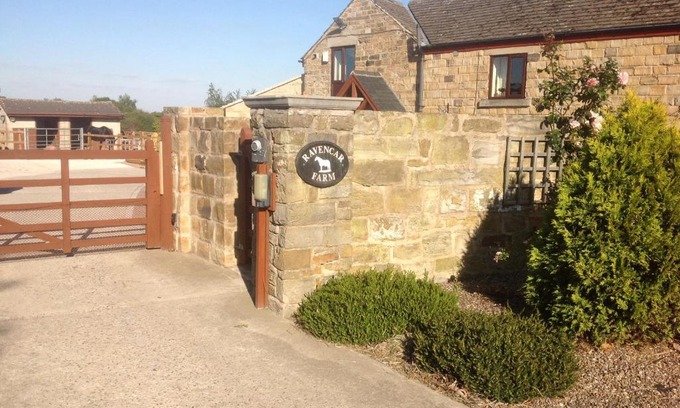 Marsh Lane Bed & Breakfast | Top-Rated Ravencar Farm B&B with Pet-Friendly Amenities