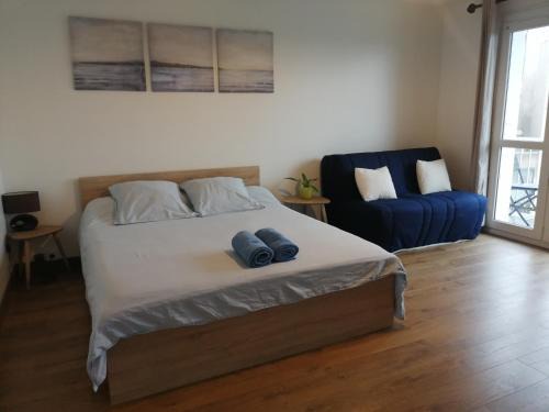 La Madeleine Apartment | Charming Studio Near the Loire with Pool and Restaurant
