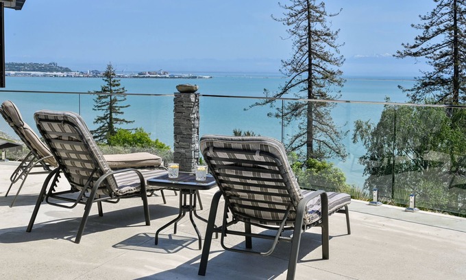 Atawhai House | Rawhitiroa - Nelson Vacation Home