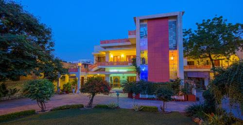 Sindhi Camp Hotel | Discover Rawla Rawatsar: 9.4 Star Rated with Great Amenities
