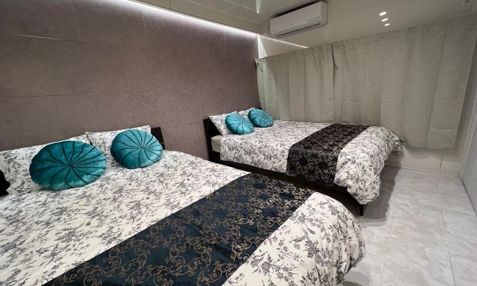 Chinatown Apartment | Family-Friendly Stay at Ray House with Kitchen Amenities