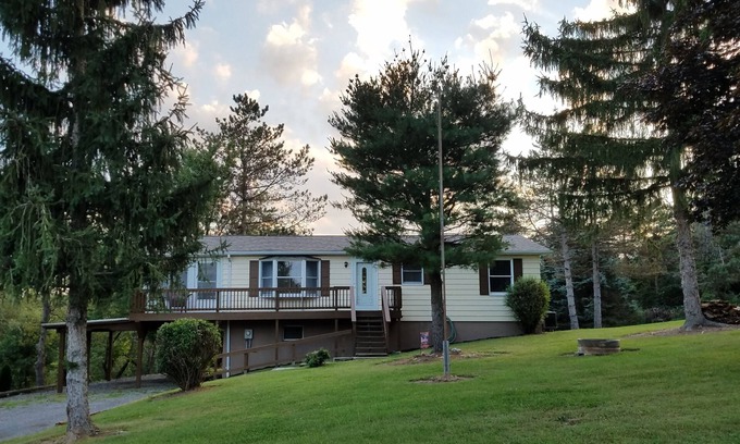 Huntingdon House | Family-Friendly Raystown Lake Retreat Near 7-Points