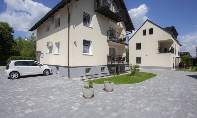 Bled Apartment | Razingar Apartments: Family-Friendly with Breakfast Included