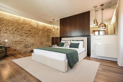 Valenca Apartment | RB Ganfei House: Oceanfront Retreat with Perfect 10 Score