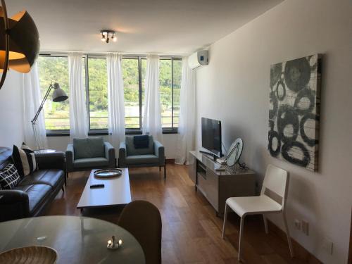 Praia da Vitoria House | Ocean View Retreat at RD Praia - 4-Star Family Escape