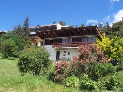 Pra Loup Ski Chalet | Pet-Friendly Rdc Chalet: Rated 9/10 for Family Comfort