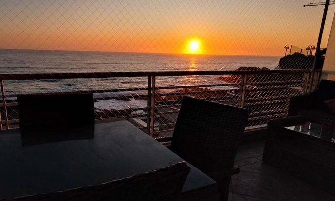 Renaca Apartment | Reñaca: Breathtaking Ocean Views Steps from the Beach