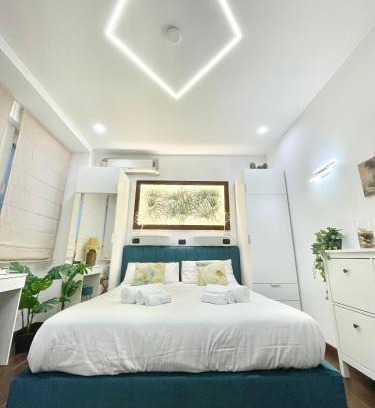 Chiaia Apartment | Unforgettable Stay at Re Ferdinando Mergellina - 10/10 Rated