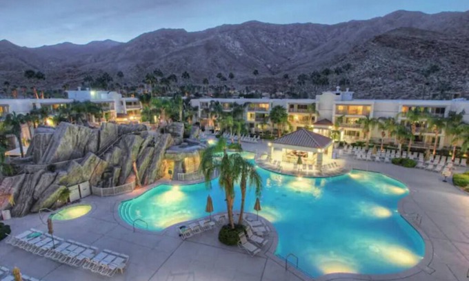 Canyon Corridor Condo | Experience Palm Springs: Jr Villa with Mega Pool & Spa