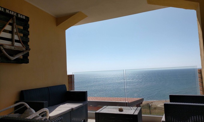 Crotone Bed & Breakfast | Eco-Friendly Re Mare B&B: Rated 10/10 with Family Amenities