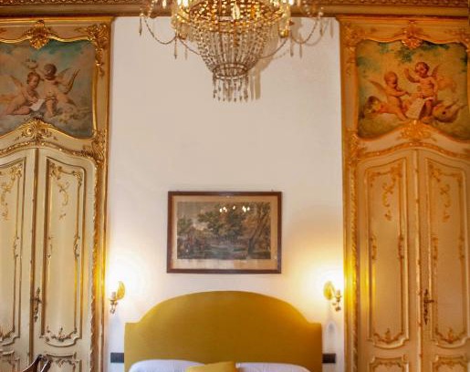 Historic Centre Apartment | Elegant Re Umberto Suite: Guest Rated 9/10 & Accessible
