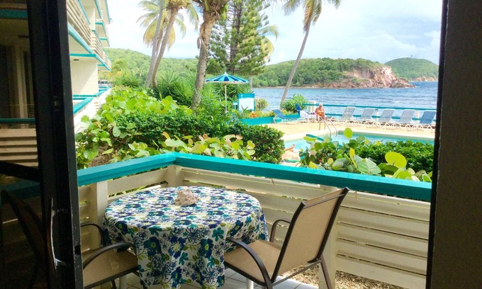Bolongo Bay Condo | Oceanfront Getaway: 9.6/10 Rated Retreat with Pool & Spa
