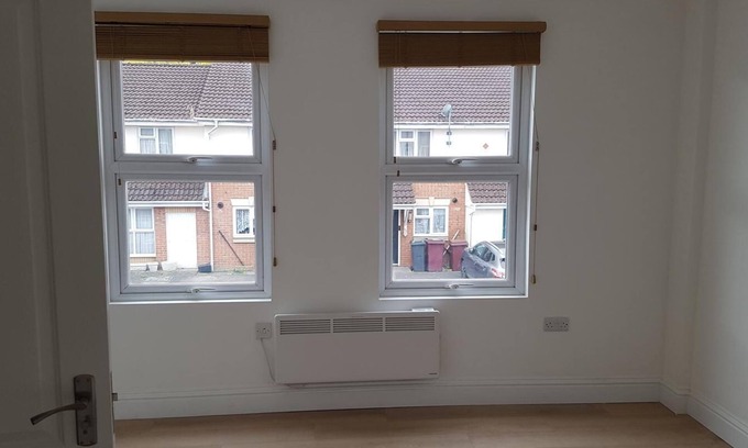 Reading House | READING FESTIVAL - 5 BEDROOM HOUSE AVAILABLE. ALL ROOMS WITH EN-SUITE