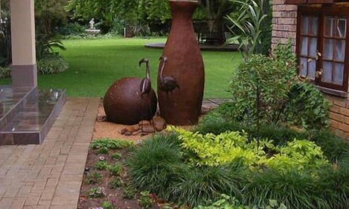 Klerksdorp Bed & Breakfast | Comfortable Readman Lodge: Family-Friendly with Pool & Breakfast