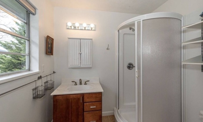 Vonore House | Discover Tranquility in Nature with Family-Friendly Amenities