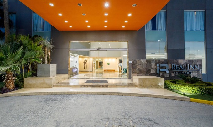 Torreon Hotel | Stylish Real Inn Torreón: Pool, Spa & 4-Star Comfort