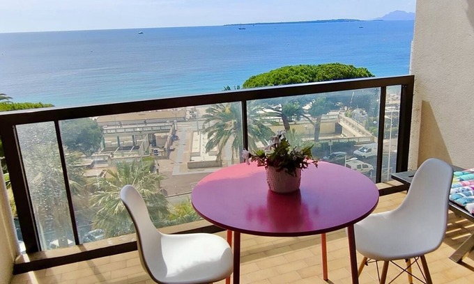 Juan-les-Pins Apartment | Panoramic Sea View Hotel: Guest Rated 9.8 with Beach Access