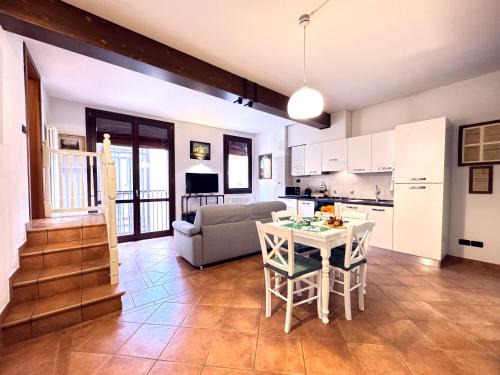 L'antico Ghetto Ebraico Apartment | Guest Rated: Realkasa Towers View with Child-Friendly Amenities