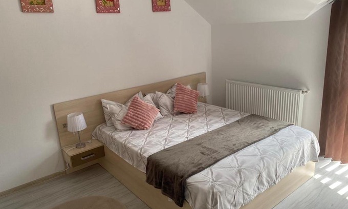 Lugoj Apartment | Kid-Friendly Retreat at Rebeca Apartament, Rated 8.9/10