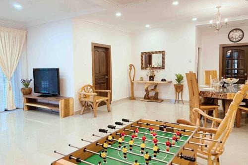 Taman Desa Tebrau House | Spacious 12-Pax Stay Near Tebrau City & Key Attractions
