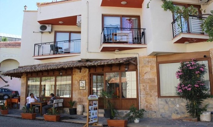 Selcuk House | Budget-Friendly Rebetika Hotel in Selçuk Near Ephesus