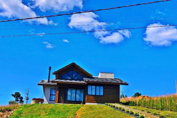 Sao Joaquim Ski Chalet | Pet-Friendly Retreat at Recanto Ar da Serra, Rated 10/10