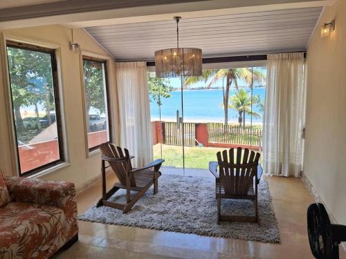 Sao Pedro da Aldeia House | Cozy Recanto da Lagoa: Pet-Friendly Retreat by the Lake