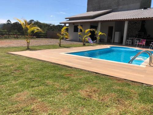 Extrema House | Relaxing Retreat at Recanto do Sol with Pool & Family Fun