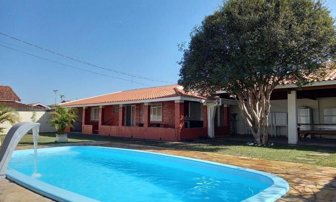 Sao Pedro House | Tranquil Retreat with Pool and BBQ in the City