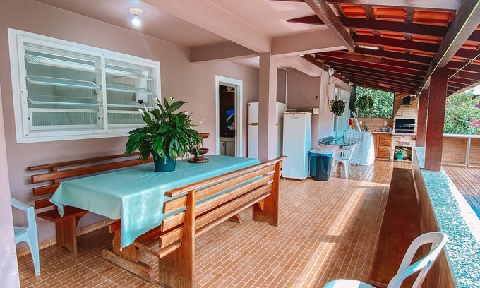 Rio Vermelho Sul House | Cozy Recanto by the Lagoon in Rio Vermelho, Pet Friendly