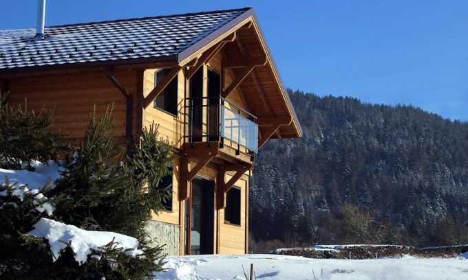 Gerbepal Ski Chalet | Nature-View Chalet: 10/10 Rated, Pet-Friendly & Accessible