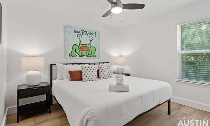 East MLK House | Modern E Austin Duplex with Free Parking for Families