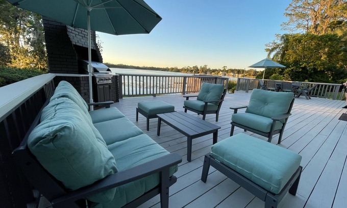 DeLand House | Renovated Lakehouse Retreat on Beautiful Lake Talmadge